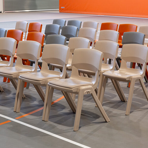 Postura max hall seating